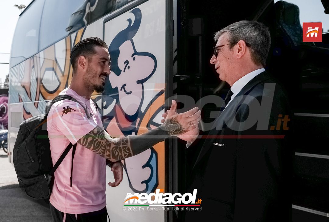 FOTO Frosinone-Palermo, i rosanero in partenza dallo stadio “Renzo Barbera” (Gallery) - immagine 16
