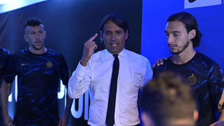 CdS – L’Inter non è orfana, ma ereditiera. Ok Dzeko e Calhanoglu, si è rivisto Vidal CdS – L’Inter non è orfana, ma ereditiera. Ok Dzeko e Calhanoglu, si è rivisto Vidal