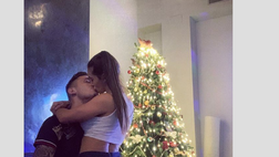 Aria natalizia in casa Ocampos: il bacio e le mani galeotte del giocatore…