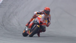 MotoGP, la caduta di Marquez nelle FP4 a Sepang