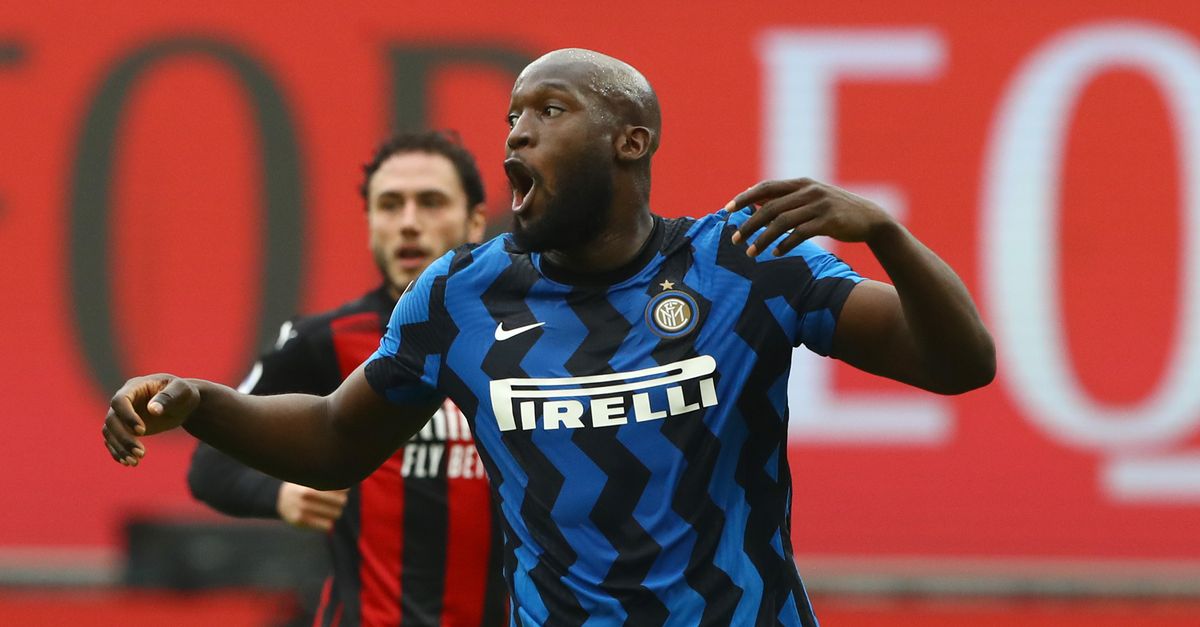 Lukaku al Chelsea, i tifosi rossoneri prendono in giro i ...