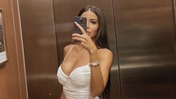 Marialuisa Jacobelli più sexy che mai: scollatura mozzafiato nel selfie social