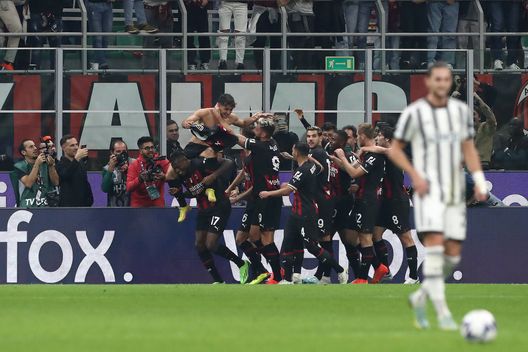 Brahim Díaz (attaccante AC Milan) esulta per il suo gol in Milan-Juventus (Serie A 2022-2023) | News (Getty Images) Brahim Díaz AC Milan Milan-Juventus Serie A 2022-2023