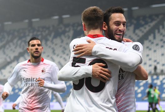 Saelemaekers-Calhanoglu Saelemaekers-Calhanoglu