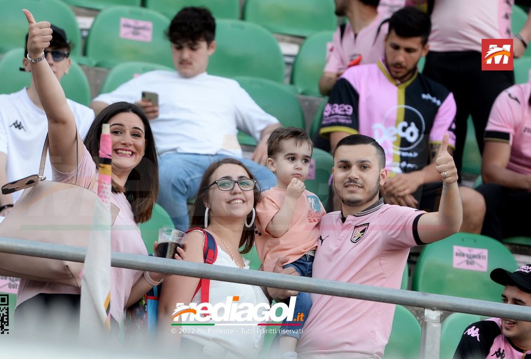 Fototifo, i tifosi allo stadio per Palermo-Virtus Entella 2-2 (gallery) - immagine 60