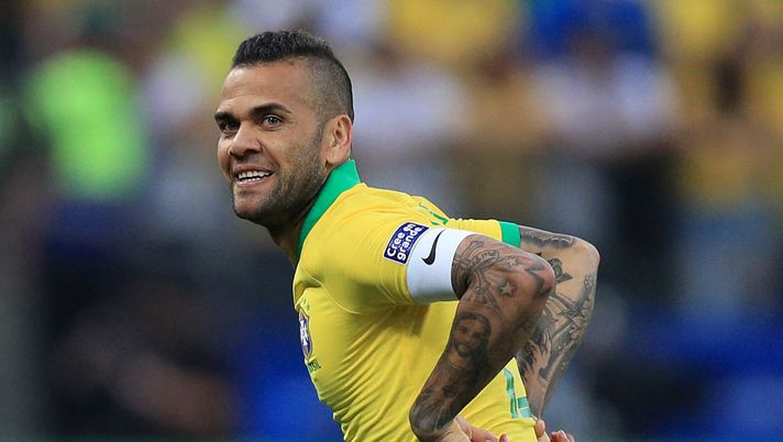 SAO PAULO, BRAZIL - JUNE 22: Dani Alves of Brazil celebrates after scoring the fourth goal of his team during the Copa America Brazil 2019 group A match between Peru and Brazil at Arena Corinthians on June 22, 2019 in Sao Paulo, Brazil. (Photo by Buda Mendes/Getty Images) SAO PAULO, BRAZIL - JUNE 22: Dani Alves of Brazil celebrates after scoring the fourth goal of his team during the Copa America Brazil 2019 group A match between Peru and Brazil at Arena Corinthians on June 22, 2019 in Sao Paulo, Brazil. (Photo by Buda Mendes/Getty Images)