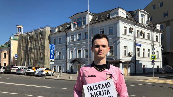 FOTO Palermo in Serie C, la protesta dei tifosi arriva anche in Russia: “Il calcio italiano è morto” FOTO Palermo in Serie C, la protesta dei tifosi arriva anche in Russia: “Il calcio italiano è morto”
