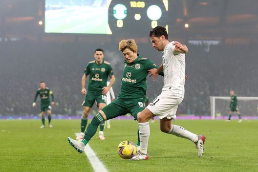 (Photo by Ian MacNicol/Getty Images) Kyogo, niente recupero lampo: il bomber giapponese salta il derby di Glasgow- immagine 2