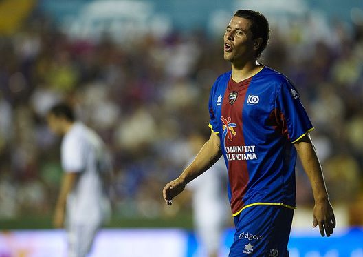 VALENCIA, SPAIN - SEPTEMBER 25:  Del Horno of Levante reacts during the La Liga match between Levante UD and Real Madrid at Ciutat de Valencia on September 25, 2010 in Valencia, Spain. The match ended in a 0-0 draw.  (Photo by Manuel Queimadelos Alonso/Getty Images) 