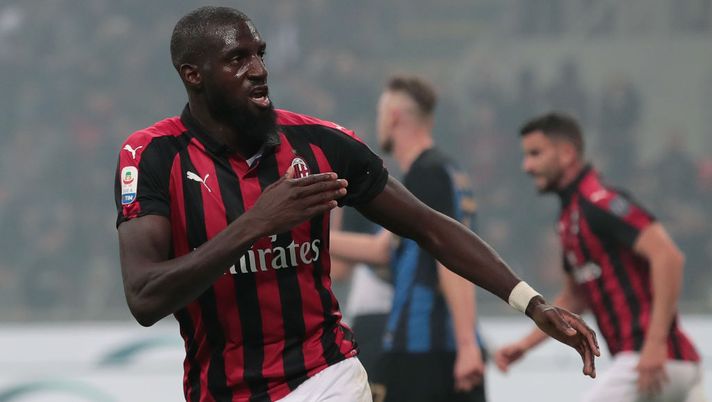 MILAN, ITALY - MARCH 17:  Tiemoue Bakayoko of AC Milan celebrates his goal during the Serie A match between AC Milan and FC Internazionale at Stadio Giuseppe Meazza on March 17, 2019 in Milan, Italy.  (Photo by Emilio Andreoli/Getty Images) 