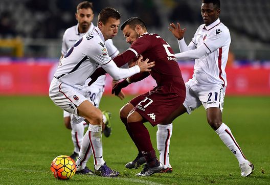 Quagliarella sgomita contro l'Udinese Quagliarella sgomita contro l'Udinese