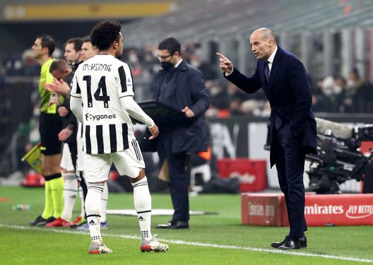 Massimiliano Allegri e Weston McKennie Juve, problemi per Wes McKennie: bloccato negli Usa- immagine 2