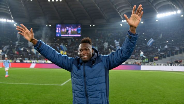 ROME, ITALY - FEBRUARY 16: Felipe Caicedo of SS Lazio celebrates winning after the Serie A match between SS Lazio and FC Internazionale at Stadio Olimpico on February 16, 2020 in Rome, Italy. (Photo by Marco Rosi/Getty Images) Inter, Caicedo non ci sarà con la Roma: il motivo del forfait, assenza last minute - immagine 1