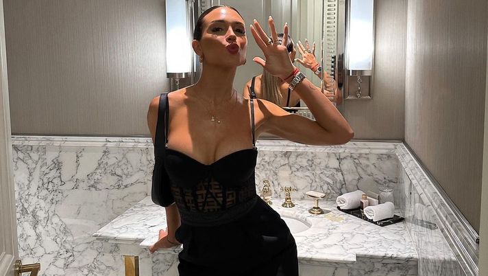 Agustina da urlo, gli ultimi scatti fanno impazzire i fan: “Quale scegliete?” - immagine 1