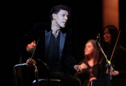 TURIN, ITALY - DECEMBER 02: Italian musician and composer Ezio Bosso conducts the Stradivari Festival Chamber Orchestra during Piano Lessons: Ezio Bosso At Ogr in Turin on December 2, 2017 in Turin, Italy. (Photo by Emilio Andreoli/Getty Images for OGR) TURIN, ITALY - DECEMBER 02: Italian musician and composer Ezio Bosso conducts the Stradivari Festival Chamber Orchestra during Piano Lessons: Ezio Bosso At Ogr in Turin on December 2, 2017 in Turin, Italy. (Photo by Emilio Andreoli/Getty Images for OGR)