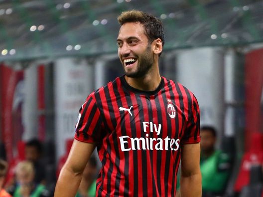  Hakan Calhanoglu, fantasista del Milan (credits: GETTY Images) 