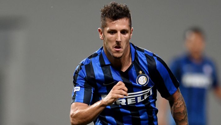 REGGIO NELL'EMILIA, ITALY - AUGUST 12: Stevan Jovetic of FC Internazionale in action during the TIM pre-season tournament match between FC Internazionale and AC Milan at Mapei Stadium - Città del Tricolore on August 12, 2015 in Reggio nell'Emilia, Italy. (Photo by Claudio Villa - Inter/Getty Images) Jovetic e la regola del senza voto con il cartellino giallo - immagine 1