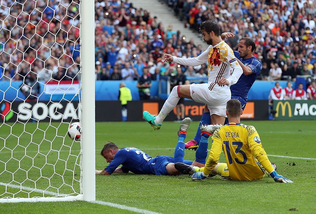  PARIS, FRANCE - JUNE 27: Giorgio Chiellini of Italy scores the opening goal during the UEFA Euro 2016 Round of 16 match between Italy and Spain at Stade de France on June 27, 2016 in Paris, France. (Photo by Chris Brunskill Ltd/Getty Images) 