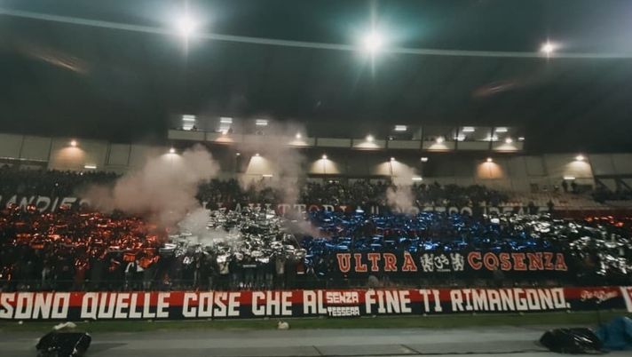 Scorta a Rosarno per i tifosi del Cosenza: Questura di Reggio in allerta derby Scorta a Rosarno per i tifosi del Cosenza: Questura di Reggio in allerta derby - immagine 1