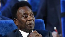 Pelé è morto, aveva 82 anni: il mondo del calcio in lutto