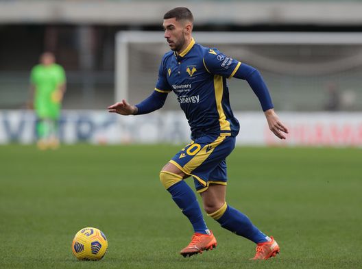  VERONA, ITALY - JANUARY 10: Mattia Zaccagni of Hellas Verona in action during the Serie A match between Hellas Verona FC and FC Crotone at Stadio Marcantonio Bentegodi on January 10, 2021 in Verona, Italy. (Photo by Emilio Andreoli/Getty Images) 