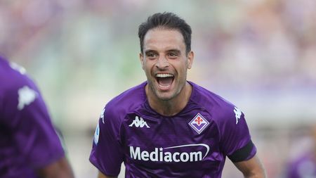 FLORENCE, ITALY - AUGUST 14: Giacomo Bonaventura of ACF Fiorentina esi during the Serie A match between ACF Fiorentina and US Cremonese at Stadio Artemio Franchi on August 14, 2022 in Florence, Italy. (Photo by Gabriele Maltinti/Getty Images)
