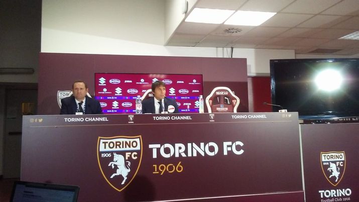 Antonio Conte punta sui giovani nel momento dell'emergenza infortuni Inter Antonio Conte punta sui giovani nel momento dell'emergenza infortuni Inter