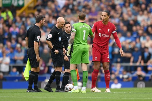 (Photo by Michael Regan/Getty Images) Infortunio Pickford nel derby, la causa secondo i dottori: rinvia troppo forte!- immagine 2