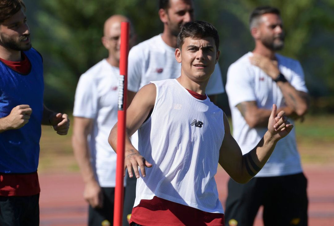 Ritiro Roma, allenamento pomeridiano: primo in gruppo per Dybala – FOTO GALLERY - immagine 10