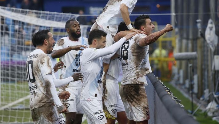 SERIE B: PALERMO SORPASSA IL CATANZARO, AVANZA IL VENEZIA. LA CLASSIFICA Palermo
