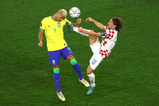 (Photo by Alex Pantling/Getty Images) Richarlison perde il derby ma si rammarica per…il Brasile- immagine 2