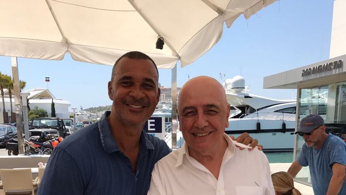 Ruud Gullit e Adriano Galliani ad Ibiza, foto Twitter Gullit 