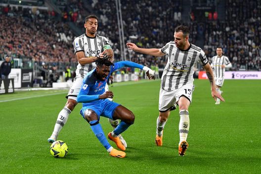 Juve-Napoli, incredibile Barzagli: “Se Gatti fosse stato più basso non sarebbe successo niente” Juve-Napoli, incredibile Barzagli: “Se Gatti fosse stato più basso non sarebbe successo niente” - immagine 1