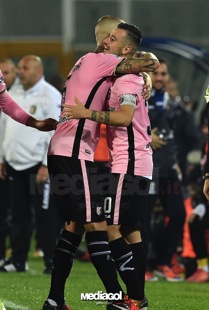  PESCARA, ITALY - NOVEMBER 03:  Iljia Nestorovski of US Città di Palermo FC celebrates after scoring goal 1-2 during the Serie B match between Pescara Calcio and US Citta di Palermo FC at Stadio Adriatico Giovanni Cornacchia on November 3, 2017 in Pescara, Italy.  (Photo by Giuseppe Bellini/Getty Images) 