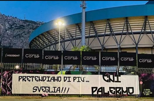 FOTO Palermo: striscione della CNI al Barbera- immagine 2
