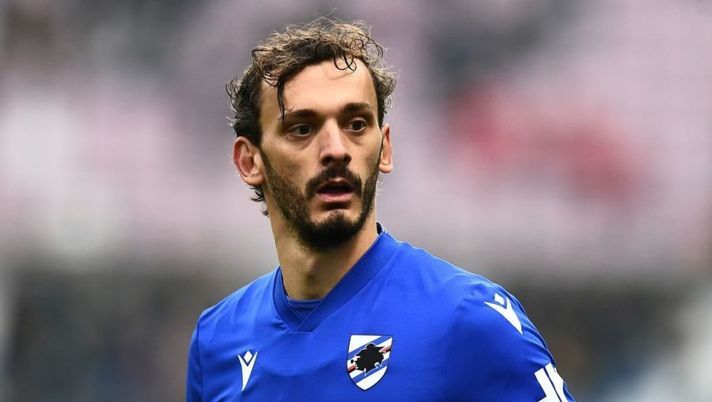 REGGIO NELL'EMILIA, ITALY - JANUARY 04: Manolo Gabbiadini of UC Sampdoria looks on during the Serie A match between US Sassuolo and UC Sampdoria at Mapei Stadium - Citta' del Tricolore on January 04, 2023 in Reggio nell'Emilia, Italy. (Photo by Alessandro Sabattini/Getty Images) Gazzetta: “Lazio all’Italiana: spunta Gabbiadini. E occhi in casa Inter per il centrocampo” - immagine 1