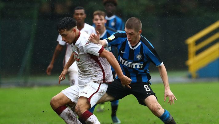 SESTO SAN GIOVANNI, ITALY - NOVEMBER 23: Christian Celesia of Torino FC competes for the ball with Jacopo Giannelli of FC Internazionale during the Primavera 1 match between FC Internazionale U19 and Torino FC U19 at Stadio Breda on November 23, 2019 in Sesto San Giovanni, Italy. (Photo by Marco Luzzani - Inter/Inter via Getty Images) SESTO SAN GIOVANNI, ITALY - NOVEMBER 23: Christian Celesia of Torino FC competes for the ball with Jacopo Giannelli of FC Internazionale during the Primavera 1 match between FC Internazionale U19 and Torino FC U19 at Stadio Breda on November 23, 2019 in Sesto San Giovanni, Italy. (Photo by Marco Luzzani - Inter/Inter via Getty Images)