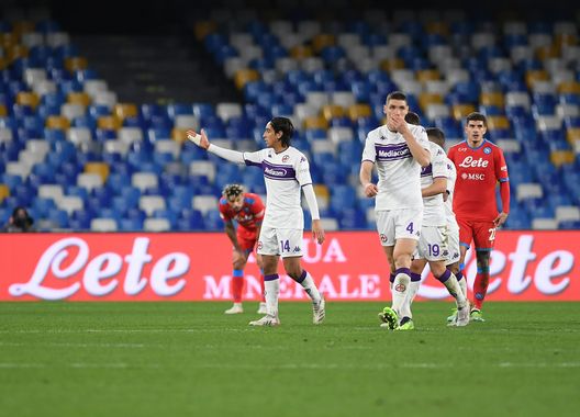 NAPLES, ITALY - JANUARY 13: Youssef Maleh of ACF Fiorentina celebrates after scoring his side's fifth goal during the Coppa Italia match between SSC Napoli and ACF Fiorentina at Stadio Diego Armando Maradona on January 13, 2022 in Naples, Italy. (Photo by Francesco Pecoraro/Getty Images) Maleh, notte da sogno al Maradona: “Il suo ingresso lascia il segno, è decisivo”- immagine 2