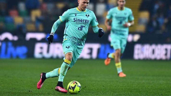 UDINE, ITALY - JANUARY 30:Ondrej Duda of Hellas Verona in action during the Serie A match between Udinese Calcio and Hellas Verona at Dacia Arena on January 30, 2023 in Udine, Italy. (Photo by Alessandro Sabattini/Getty Images) Verona, non solo Ngonge: contro lo Spezia infortunio anche per Duda - immagine 1