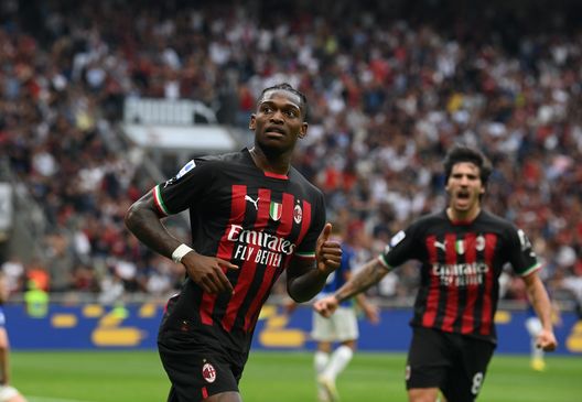 Rafael Leao (attaccante AC Milan) esulta per il suo gol nel derby Milan-Inter (Serie A 2022-2023) | AC Milan News (Getty Images) Rafael Leao AC Milan derby Milan-Inter Serie A 2022-2023