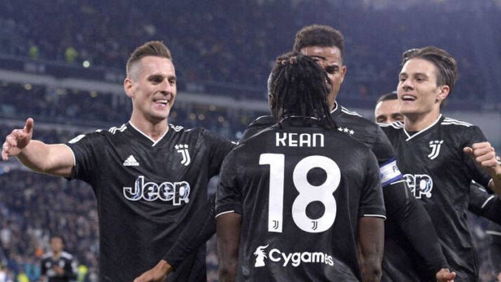 TURIN, ITALY - NOVEMBER 13: Moise Kean of Juventus celebrates after scoring his team's first goal with teammates Arkadiusz Krystian Milik, Danilo and Nicolo Fagioli during the Serie A match between Juventus and SS Lazio at Allianz Stadium on November 13, 2022 in Turin, Italy. (Photo by Filippo Alfero - Juventus FC/Juventus FC via Getty Images) Juve, Kean e Milik scalpitano per avere spazio: ecco come li gestirà Allegri - immagine 1