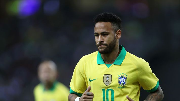 SINGAPORE, SINGAPORE - OCTOBER 13: Neymar Jr of Brazil looks on during the international friendly match between Brazil and Nigeria at the Singapore National Stadium on October 13, 2019 in Singapore. (Photo by Lionel Ng/Getty Images) SINGAPORE, SINGAPORE - OCTOBER 13: Neymar Jr of Brazil looks on during the international friendly match between Brazil and Nigeria at the Singapore National Stadium on October 13, 2019 in Singapore. (Photo by Lionel Ng/Getty Images)