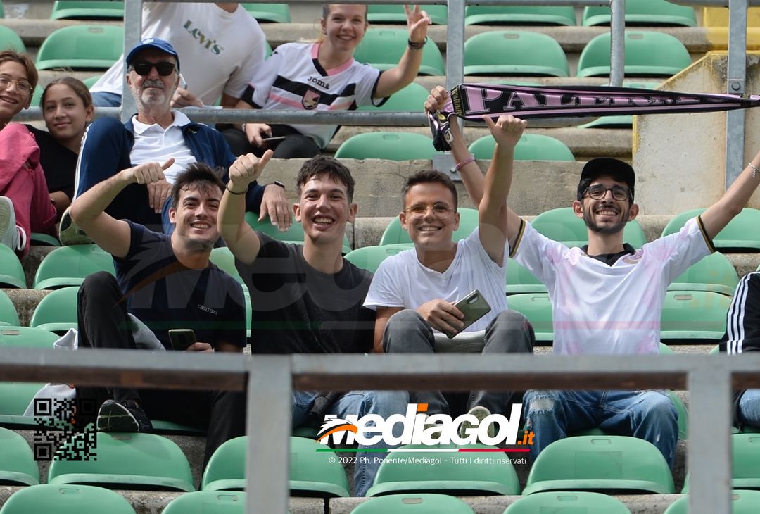 FOTOTIFO Palermo-Pisa 3-3, i tifosi allo Stadio “Renzo Barbera” (Gallery) - immagine 37