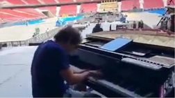 Prove tecniche e derby: un pianista suona l’inno del Real Madrid nello stadio dell’Atletico