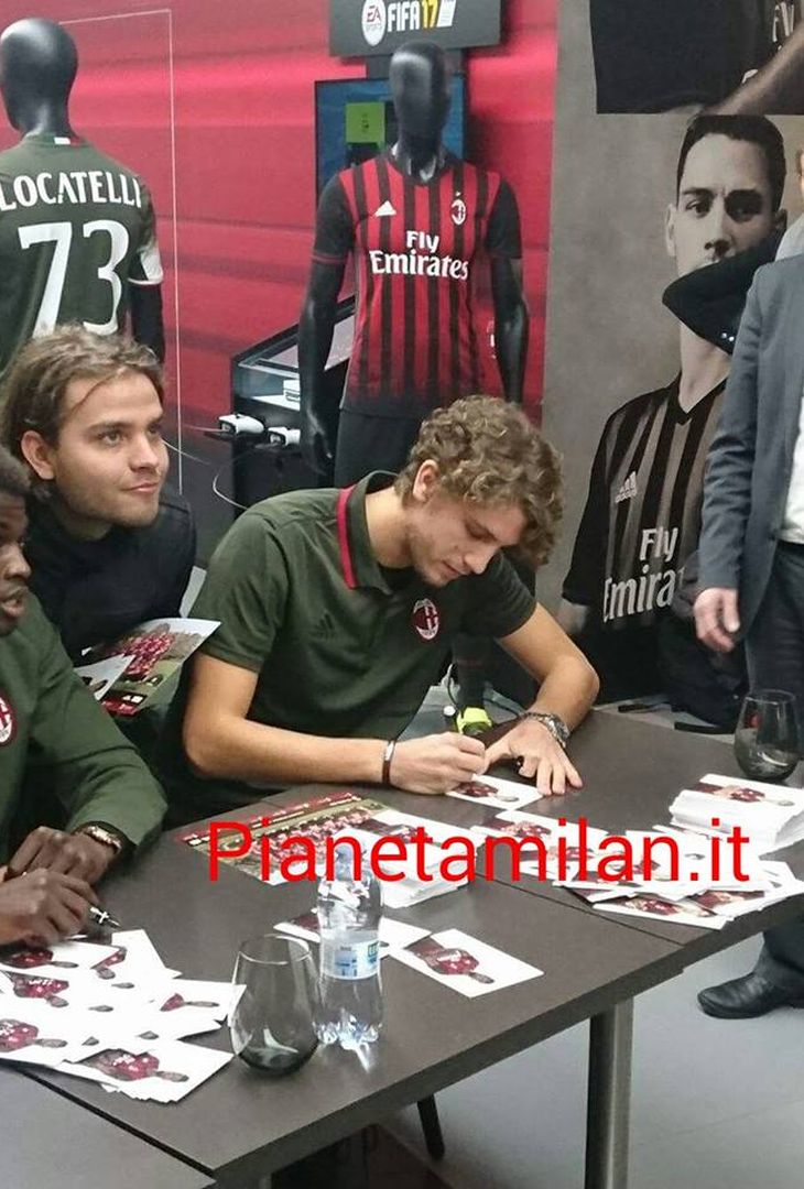 Gallery – Niang, De Sciglio e Locatelli al Christmas Village - immagine 6