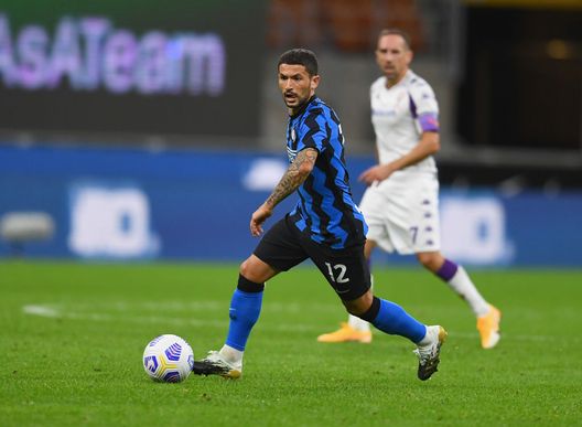 MILAN, ITALY - SEPTEMBER 26: Stefano Sensi of FC Internazionale in action during the Serie A match between FC Internazionale and ACF Fiorentina at Stadio Giuseppe Meazza on September 26, 2020 in Milan, Italy. (Photo by Claudio Villa - Inter/Inter via Getty Images) MILAN, ITALY - SEPTEMBER 26: Stefano Sensi of FC Internazionale in action during the Serie A match between FC Internazionale and ACF Fiorentina at Stadio Giuseppe Meazza on September 26, 2020 in Milan, Italy. (Photo by Claudio Villa - Inter/Inter via Getty Images)
