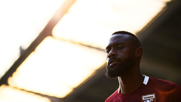 Torino's defender Nicolas N'Koulou from Cameroon looks on during the warm up session ahead of during the Italian Serie A football match Torino vs Roma at the 'Grande Torino Stadium' in Turin on October 22, 2017. / AFP PHOTO / MARCO BERTORELLO (Photo credit should read MARCO BERTORELLO/AFP/Getty Images) Nkoulou: “Sono il tornado del Torino: andremo sempre più in alto con Mazzarri” - immagine 1