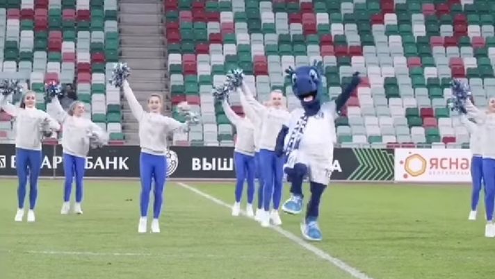 Le cheerleaders prima della vittoria della Dinamo Minsk Le cheerleaders prima della vittoria della Dinamo Minsk