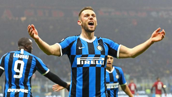 Stefan de Vrij in gol nel derby Inter-Milan 4-2 (credits: GETTY Images) 