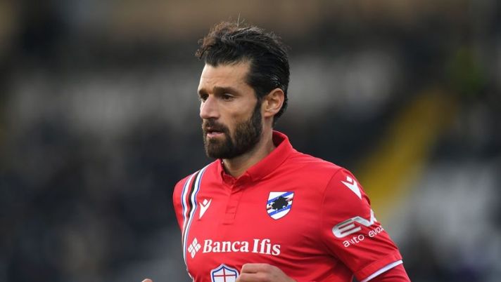 LA SPEZIA, ITALY - JANUARY 23: Antonio Candreva of UC Sampdoria looks on during the Serie A match between Spezia Calcio and UC Sampdoria at Stadio Alberto Picco on January 23, 2022 in La Spezia, Italy. (Photo by Alessandro Sabattini/Getty Images)  Monza, Gazzetta: “Sprint per Candreva, pronto un biennale. La Samp ha aperto alla cessione” - immagine 1